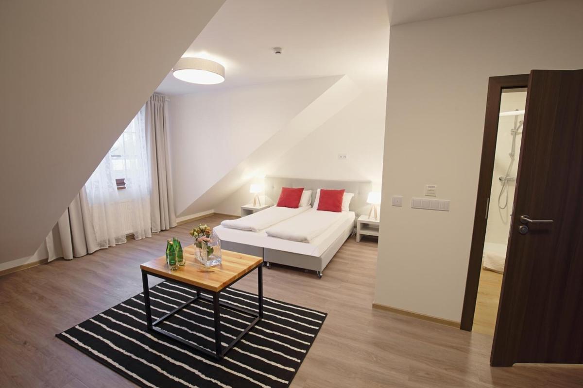 Malinowy Dwór Wieluń Exterior foto